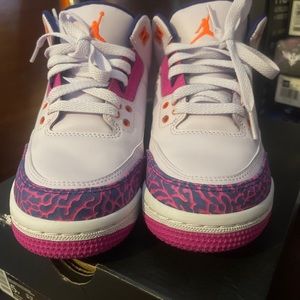 Jordan 3 barely grape size 5Y
